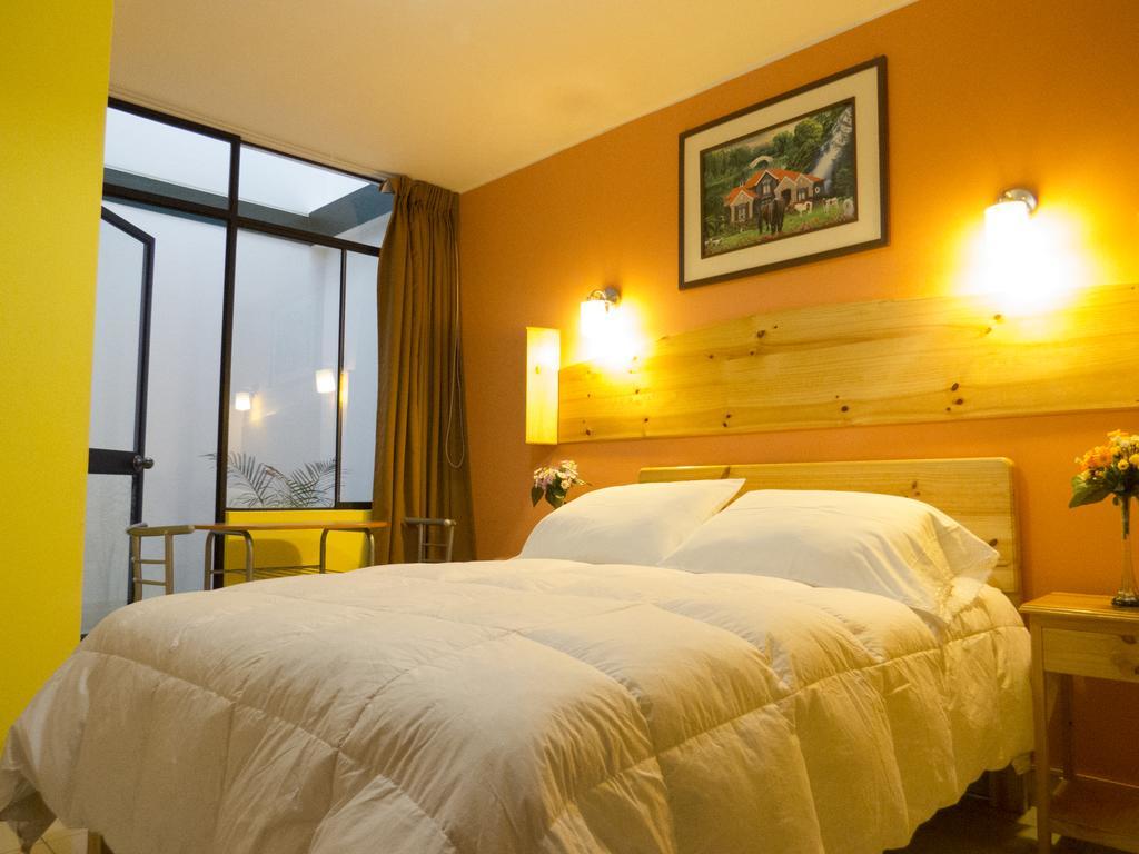 Hotel Savoy Іка Екстер'єр фото