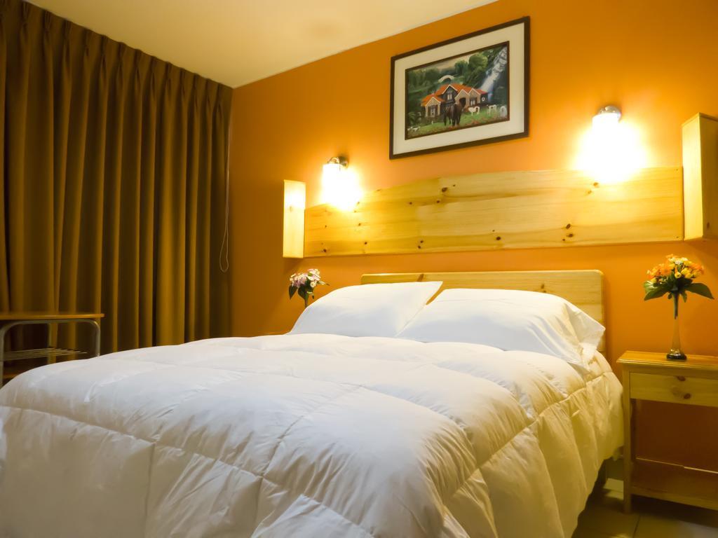 Hotel Savoy Іка Екстер'єр фото