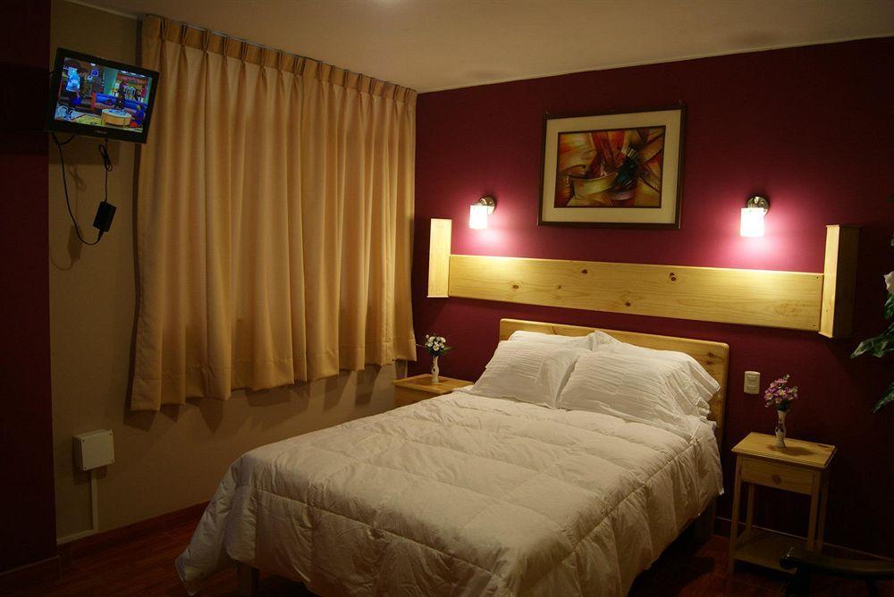 Hotel Savoy Іка Екстер'єр фото